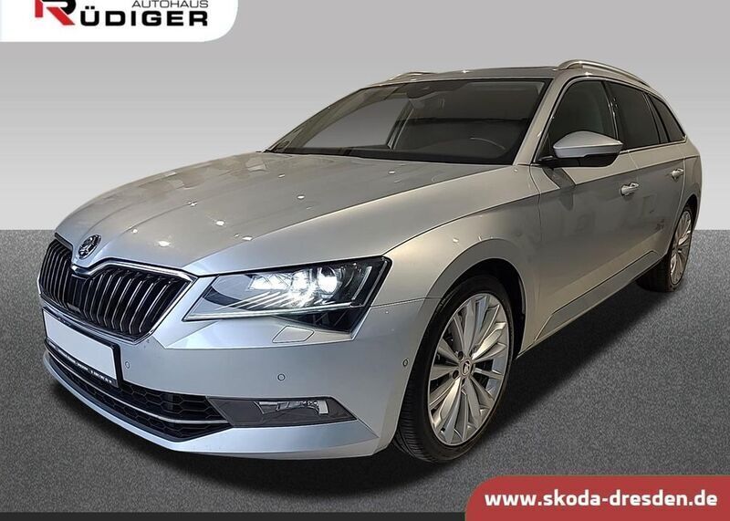 Brilliantsilber metallic met. Gebraucht 2016 Skoda Superb Style Kombi | 16.450 € (Fairer Preis) - Bild 1/4