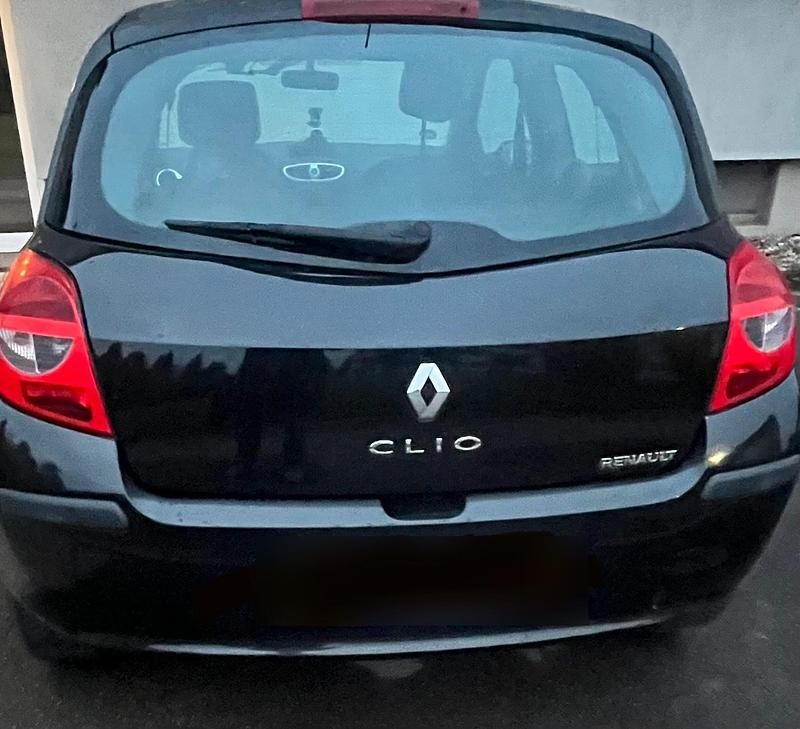 Gebraucht Renault Clio III 88 PS (64 kW) 2007 Schwarz Kleinwagen