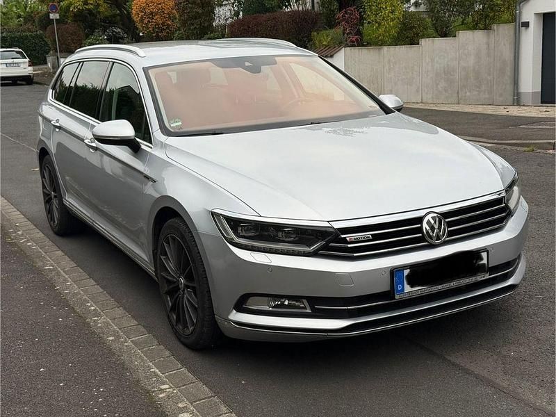 Silber Gebraucht 2016 VW Passat Highline Kombi | 20.400 € (Etwas zu teuer) - Bild 1/4