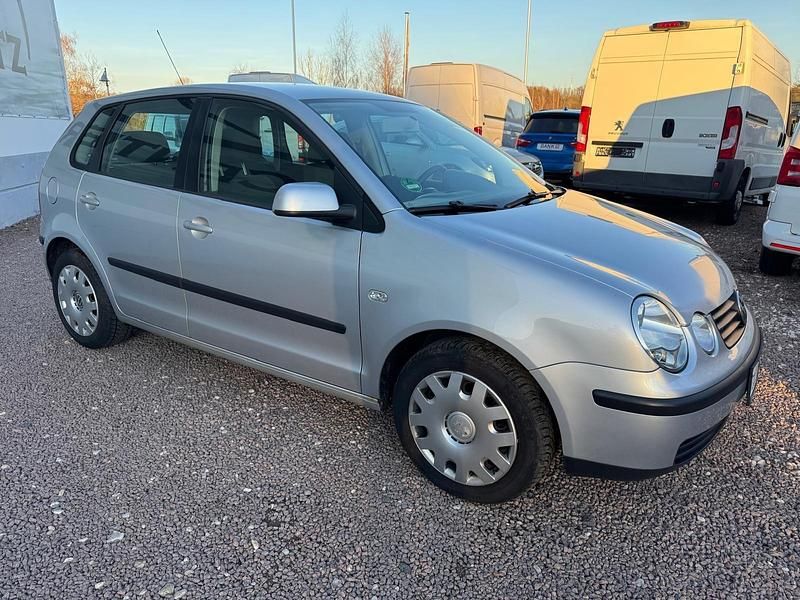 Gebraucht VW Polo 64 PS (47 kW) 2004 Silber Kleinwagen