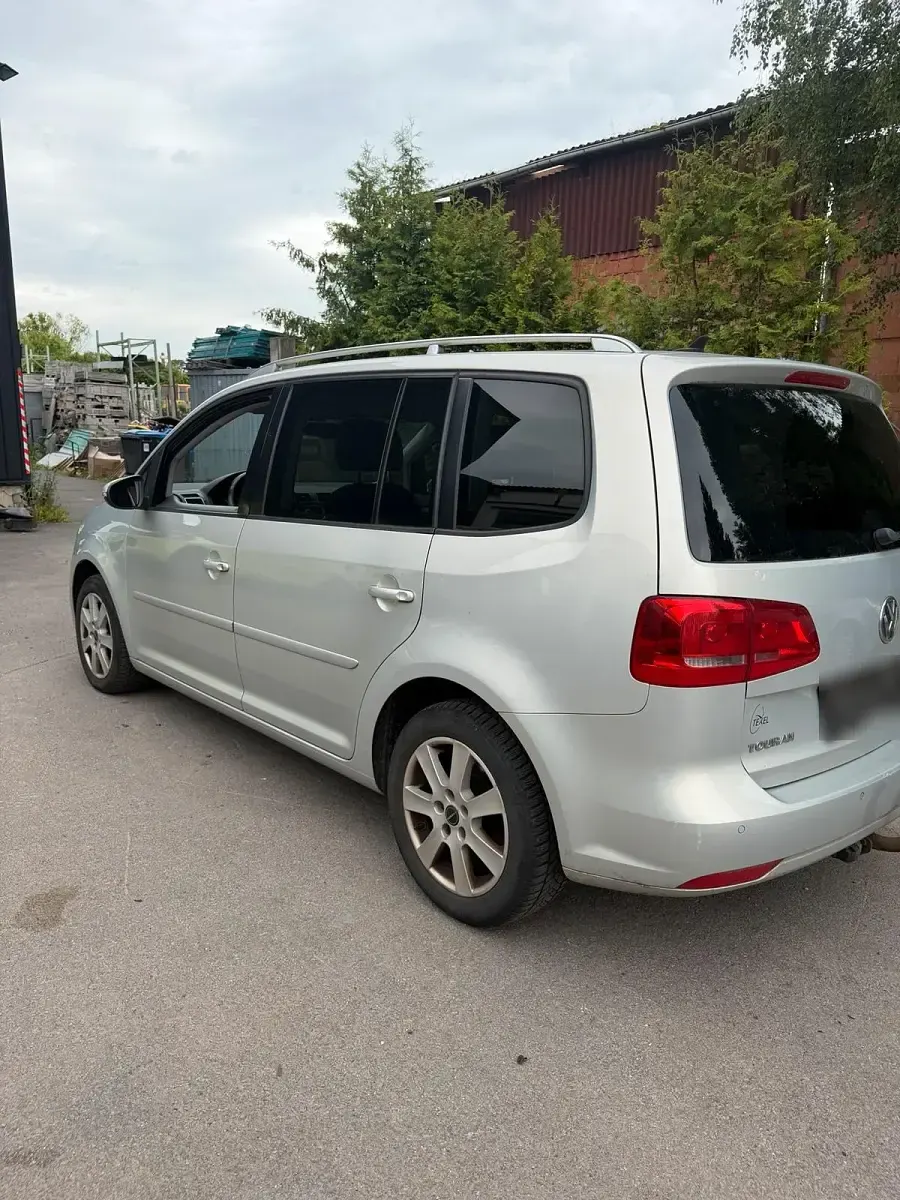 Gebraucht VW Touran 105 PS (77 kW) 2012 Silber Van / Kleinbus