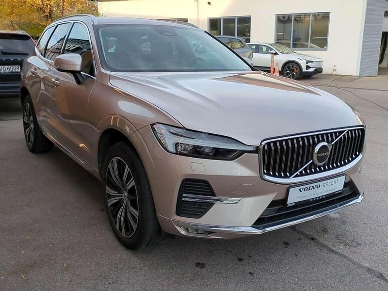 Gebraucht Volvo XC60 Plus 197 PS (144 kW) 2022 Grau SUV