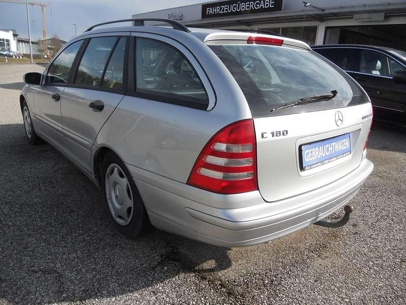 Gebraucht Mercedes C180 143 PS (105 kW) 2003 Brillantsilber  metalliclack Kombi