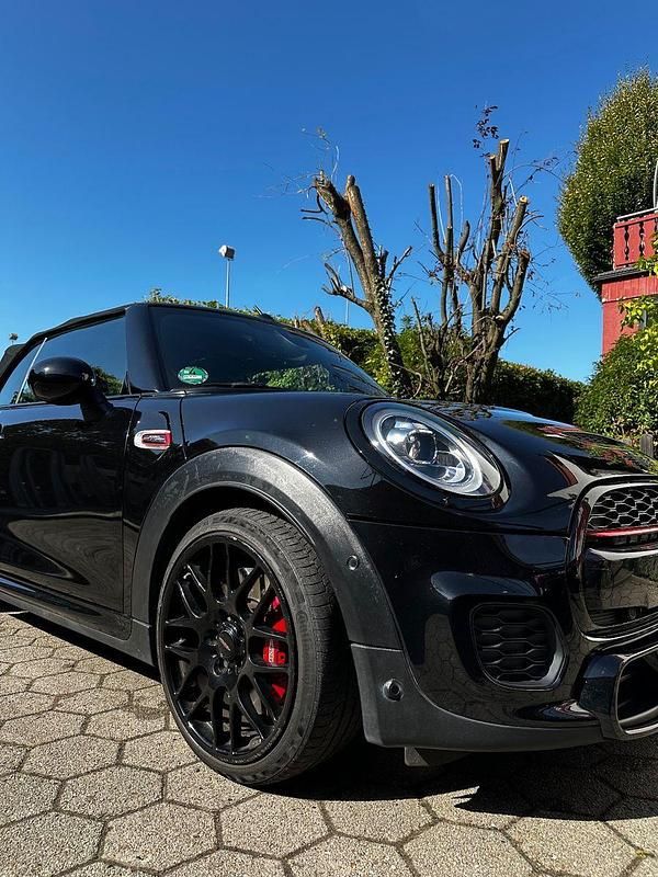 Second-hand Mini John Cooper Works 231 CP (169 kW) 2018 Negru Hatchback