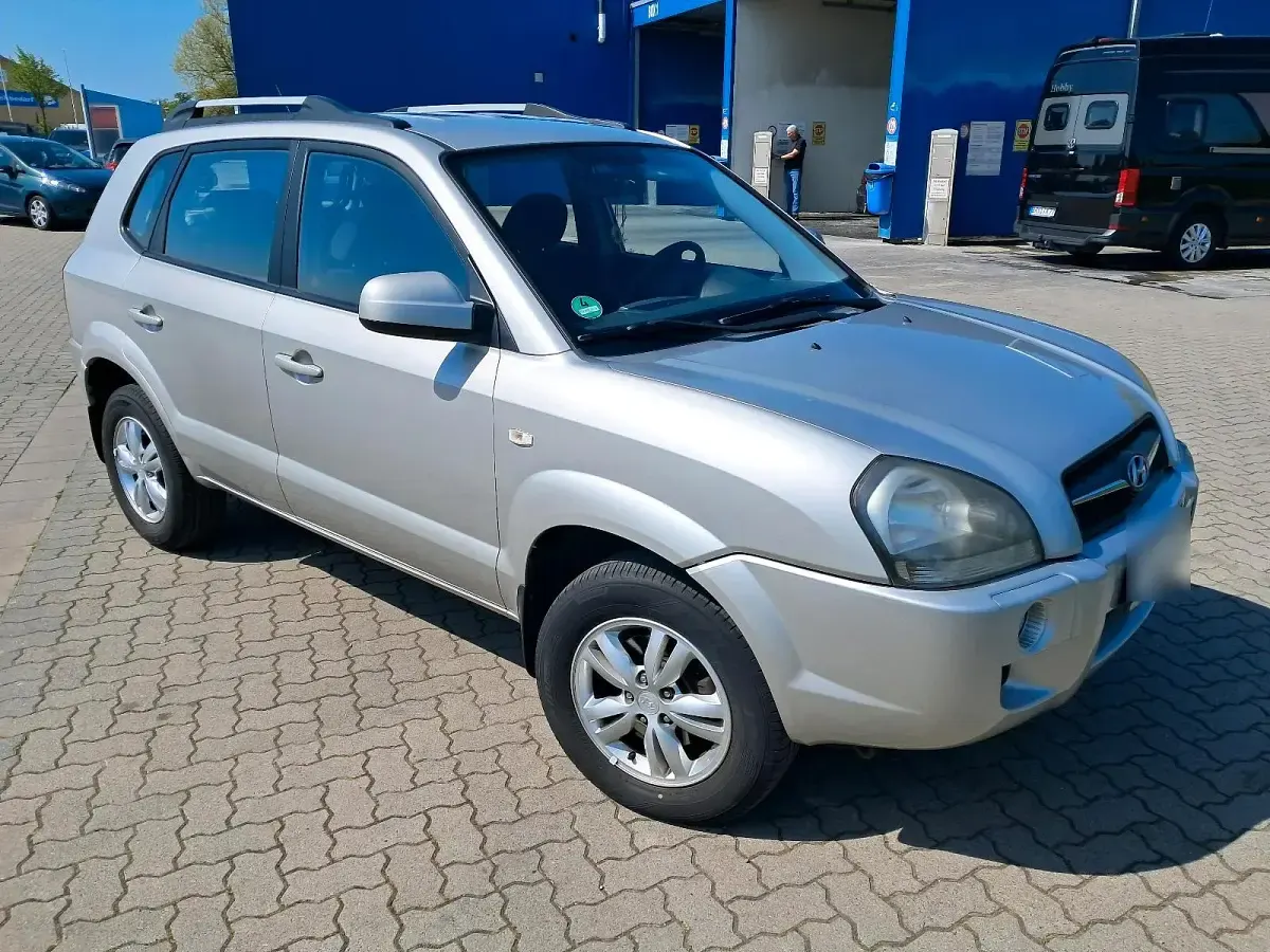 Gebraucht Hyundai Tucson 140 PS (102 kW) 2009 Silber SUV