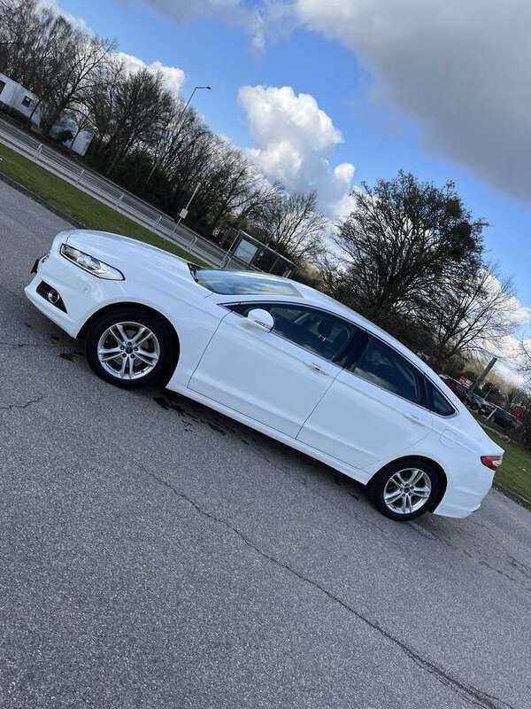Weiß Gebraucht 2018 Ford Mondeo Titanium Limousine | 12.000 € (Fairer Preis) - Bild 1/4