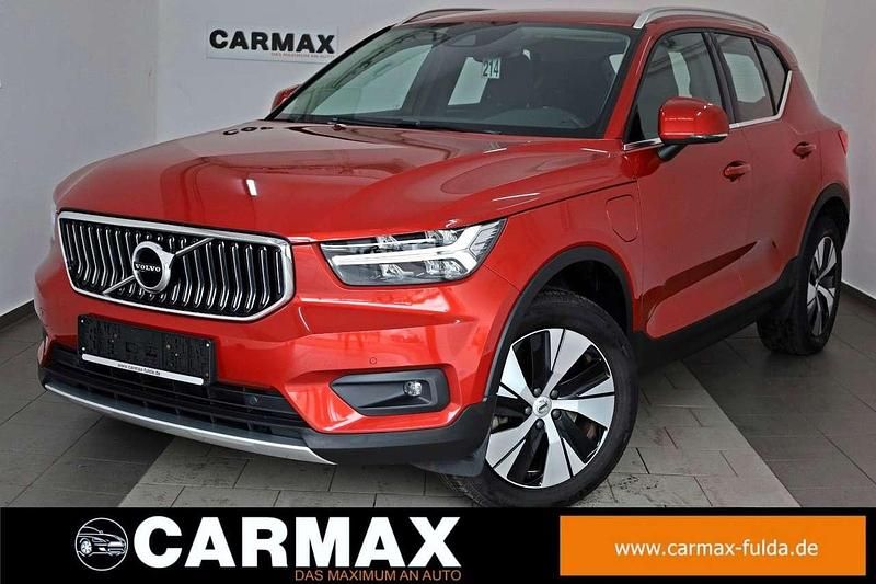 Fusion red / metallic (metallic) Gebraucht 2020 Volvo XC40 SUV | 25.900 € (Superpreis) - Bild 1/4