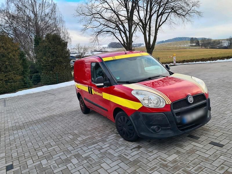 Gebraucht Fiat Doblò 60 PS (44 kW) 2012 Rot Van / Kleinbus