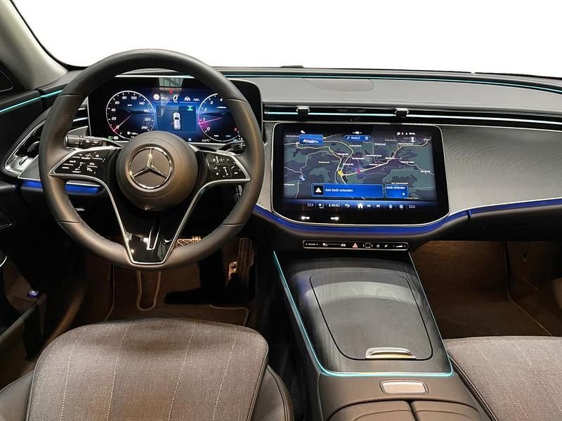 Gebraucht Mercedes E200 Avantgarde 204 PS (150 kW) 2024 Metalliclack graphitgrau Kombi