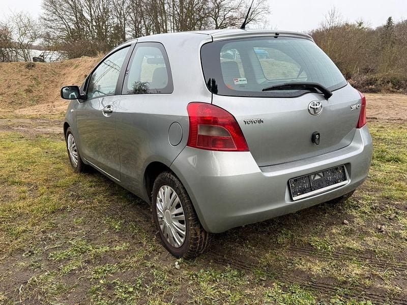 Gebraucht Toyota Yaris Sol 87 PS (63 kW) 2007 Silber Kleinwagen
