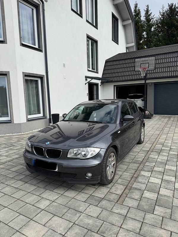 Grau Gebraucht 2006 BMW 116 Kleinwagen | 2.500 € (Guter Preis) - Bild 1/4