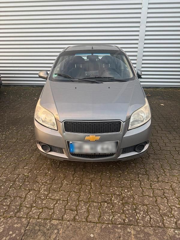 Grau Gebraucht 2009 Chevrolet Aveo Kleinwagen | 800 € (Superpreis) - Bild 1/4
