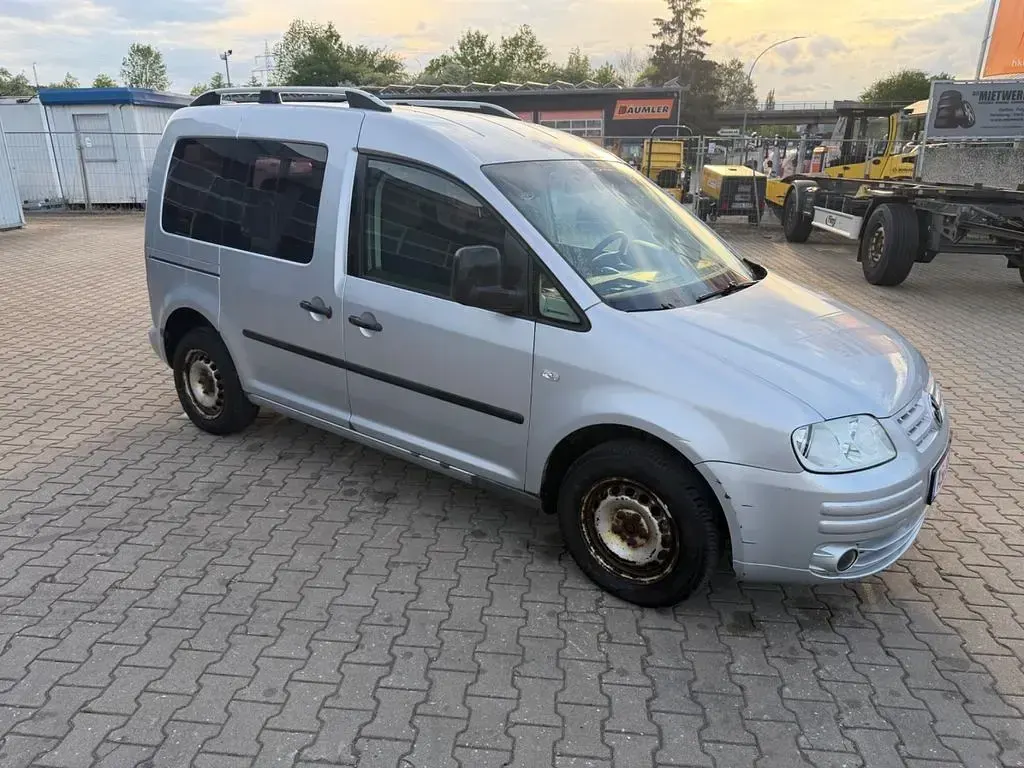 Używany VW Caddy Life 105 KM (77 kW) 2005 Srebrny Minivan
