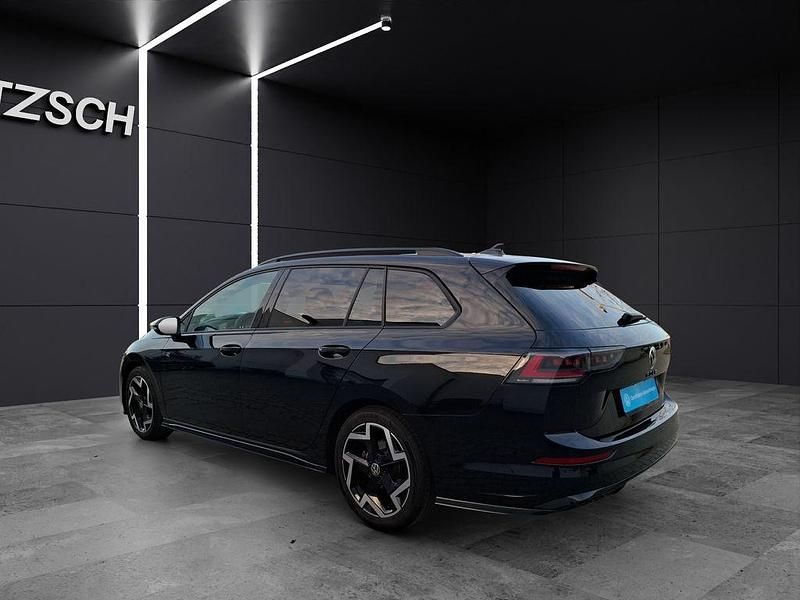 Gebraucht VW Golf VIII R-line 150 PS (110 kW) 2025 Grenadillschwarz metallic Kombi