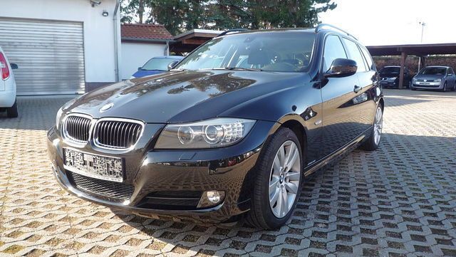 Schwarz Gebraucht 2010 BMW 318 Kombi | 9.990 € - Bild 1/4