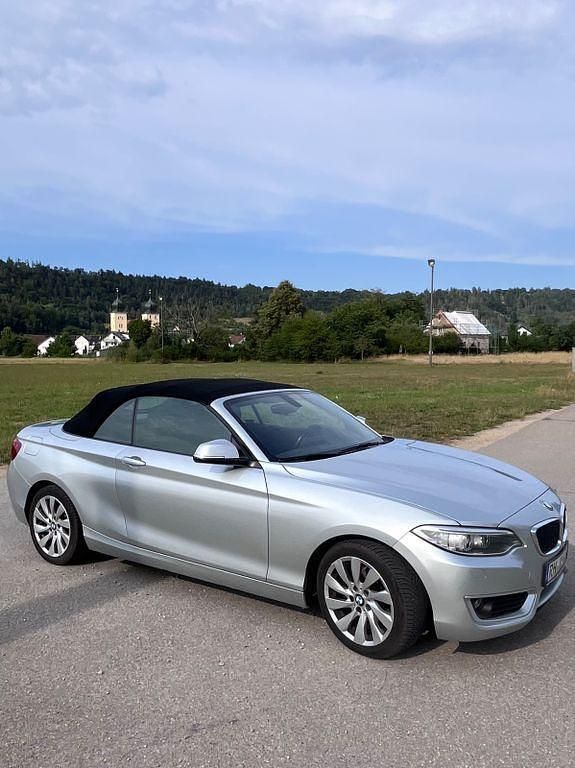 Silber Gebraucht 2017 BMW 220 Sport Line Cabrio | 14.200 € (Superpreis) - Bild 1/4