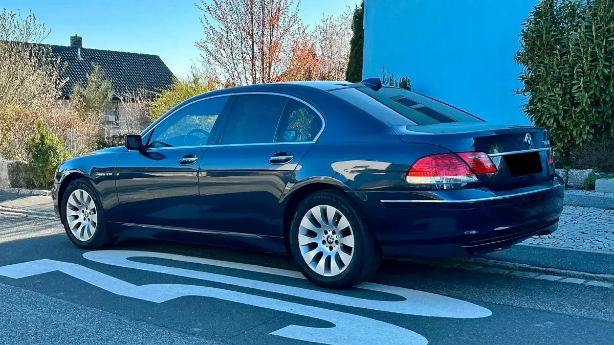 Gebraucht BMW 760 445 PS (327 kW) 2007 Blau Limousine