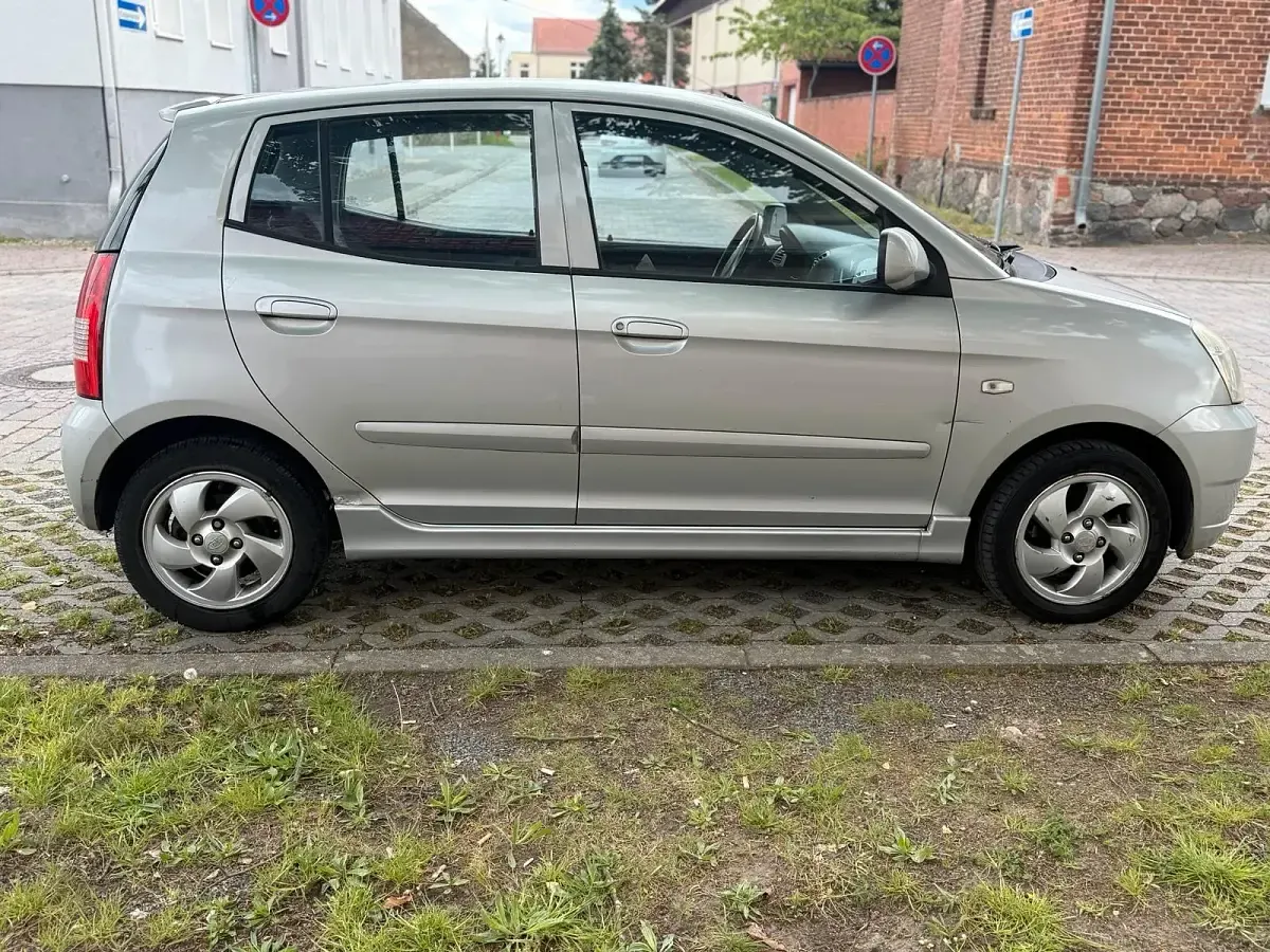 Brugt Kia Picanto 65 HK (47 kW) 2006 Grå Hatchback