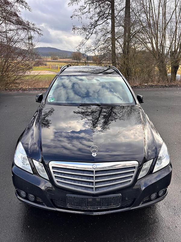 Gebraucht Mercedes E200 2010 Schwarz Kombi