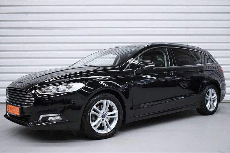 Gebraucht Ford Mondeo Titanium 160 PS (117 kW) 2017 Schwarz Kombi