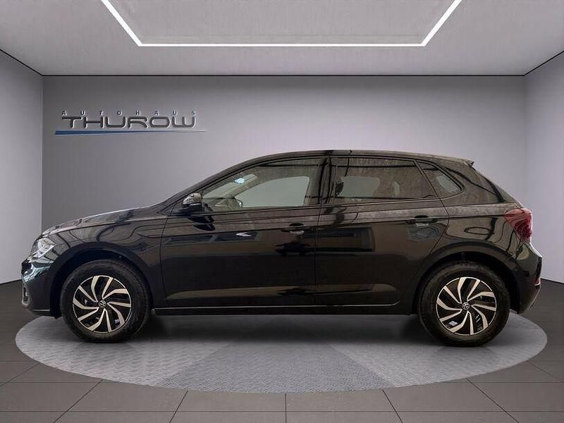 Neu VW Polo Life 95 PS (69 kW) 2025 Deep black perleffekt Limousine