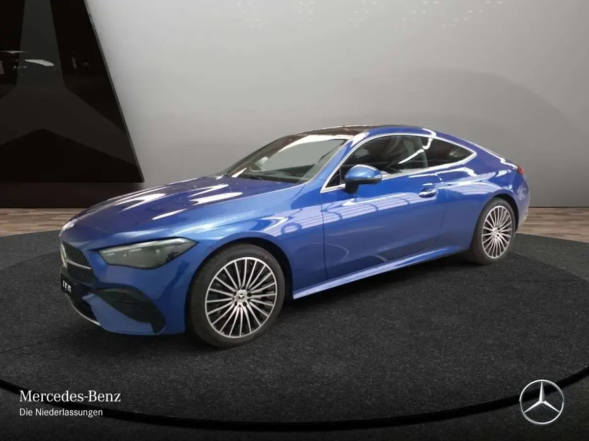Gebraucht Mercedes CLE300 AMG 204 PS (150 kW) 2025 Blau Coupé