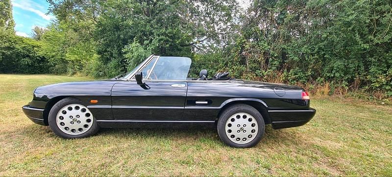 Gebraucht Alfa Romeo Spider 120 PS (88 kW) 1992 Schwarz Cabrio