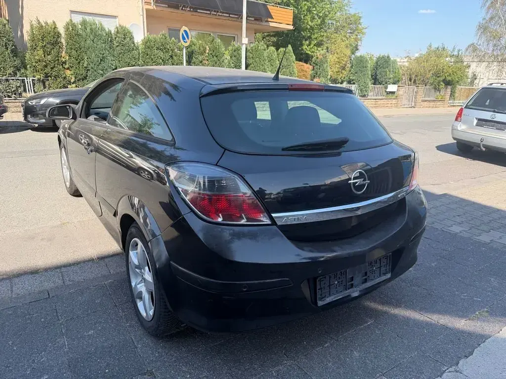 Gebraucht Opel Astra GTC Catch Me 116 PS (85 kW) 2007 Schwarz