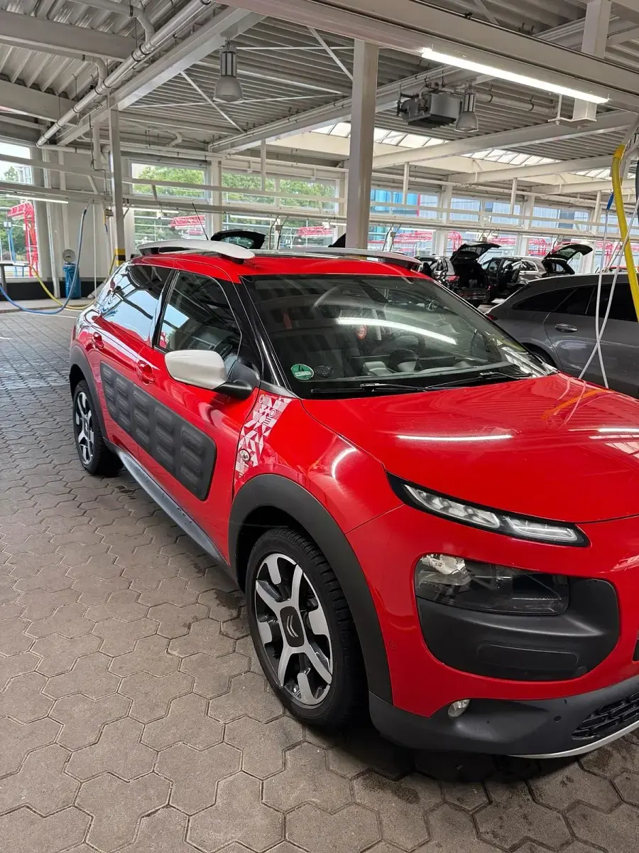 Gebraucht Citroën C4 Rip Curl 99 PS (72 kW) 2016 Rot SUV