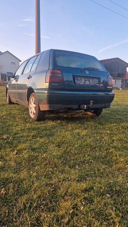 Gebraucht VW Golf I 82 PS (60 kW) 1977 Grün Kleinwagen
