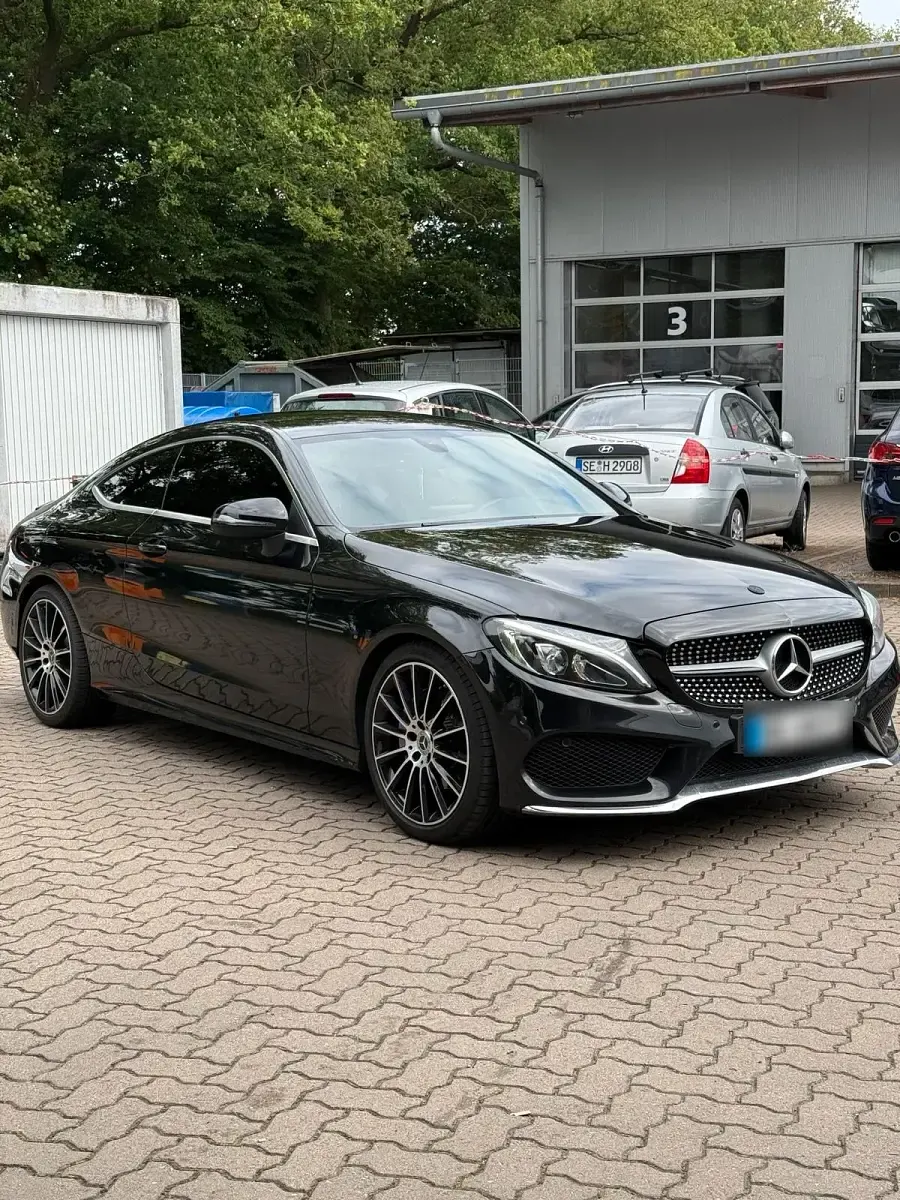 Gebraucht Mercedes C180 156 PS (114 kW) 2016 Schwarz Coupé