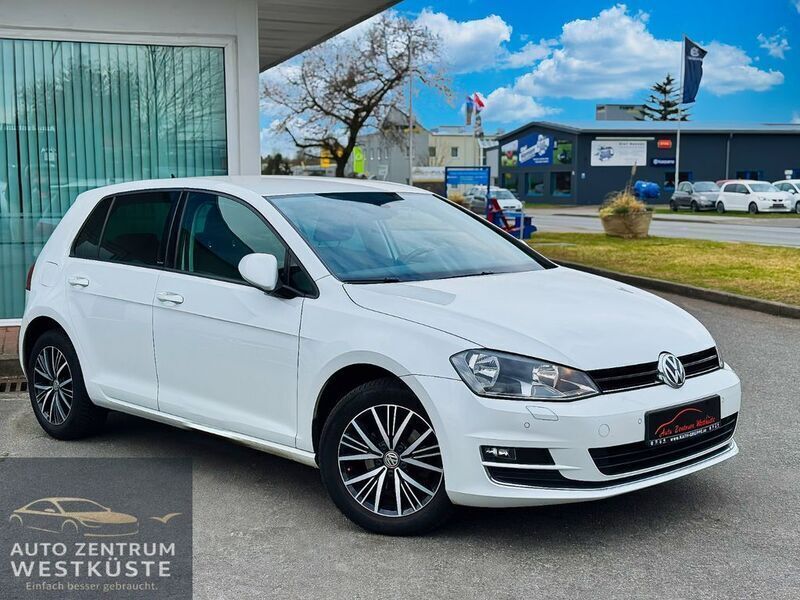 Weiß Gebraucht 2016 VW Golf VII Allstar Limousine | 13.975 € (Fairer Preis) - Bild 1/4