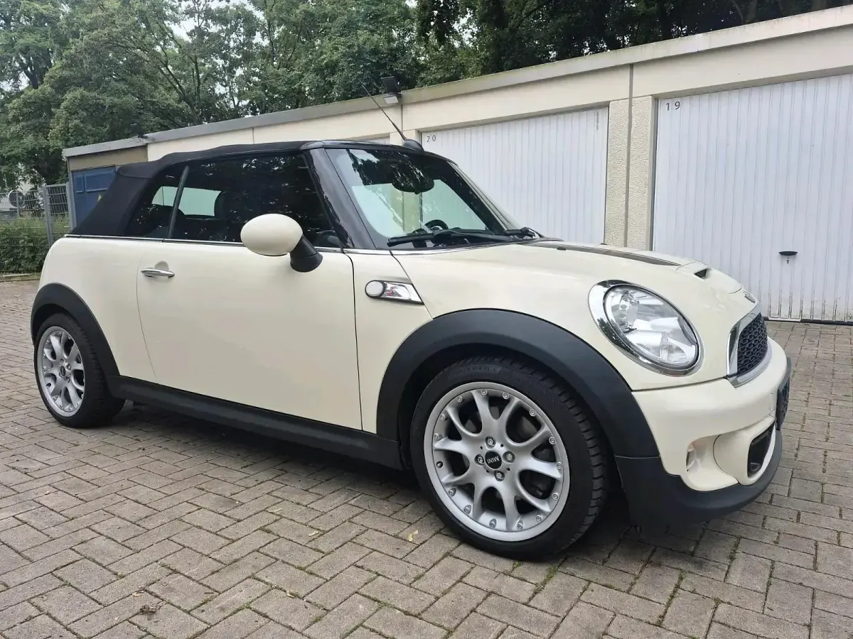 Gebraucht Mini Cooper S Cabriolet 184 PS (135 kW) 2012 Beige Cabrio