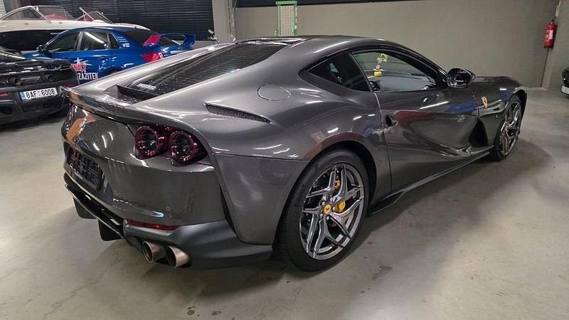 Second-hand Ferrari 812 799 CP (587 kW) 2020 Gri