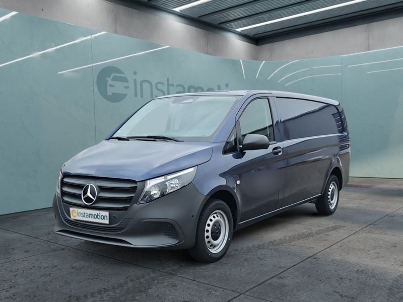 Blau Gebraucht 2024 Mercedes Vito Van / Kleinbus | 36.588 € (Fairer Preis) - Bild 1/4