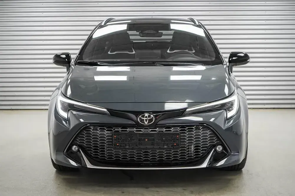 Neu Toyota Corolla Sport 177 PS (130 kW) 2026 Meteor grey metallic ()