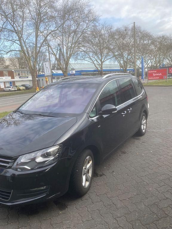 Schwarz Gebraucht 2014 VW Sharan Cup Van / Kleinbus | 10.500 € (Fairer Preis) - Bild 1/4