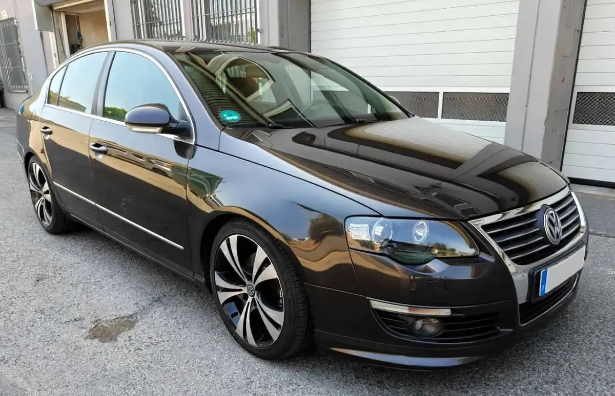 Gebraucht VW Passat Highline 150 PS (110 kW) 2005 Moccaanthrazit perleffekt Limousine