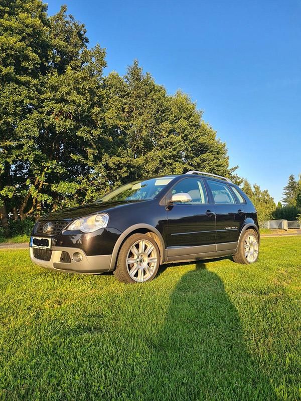 Schwarz Gebraucht 2006 VW Polo Cross Kleinwagen | 4.050 € (Fairer Preis) - Bild 1/4
