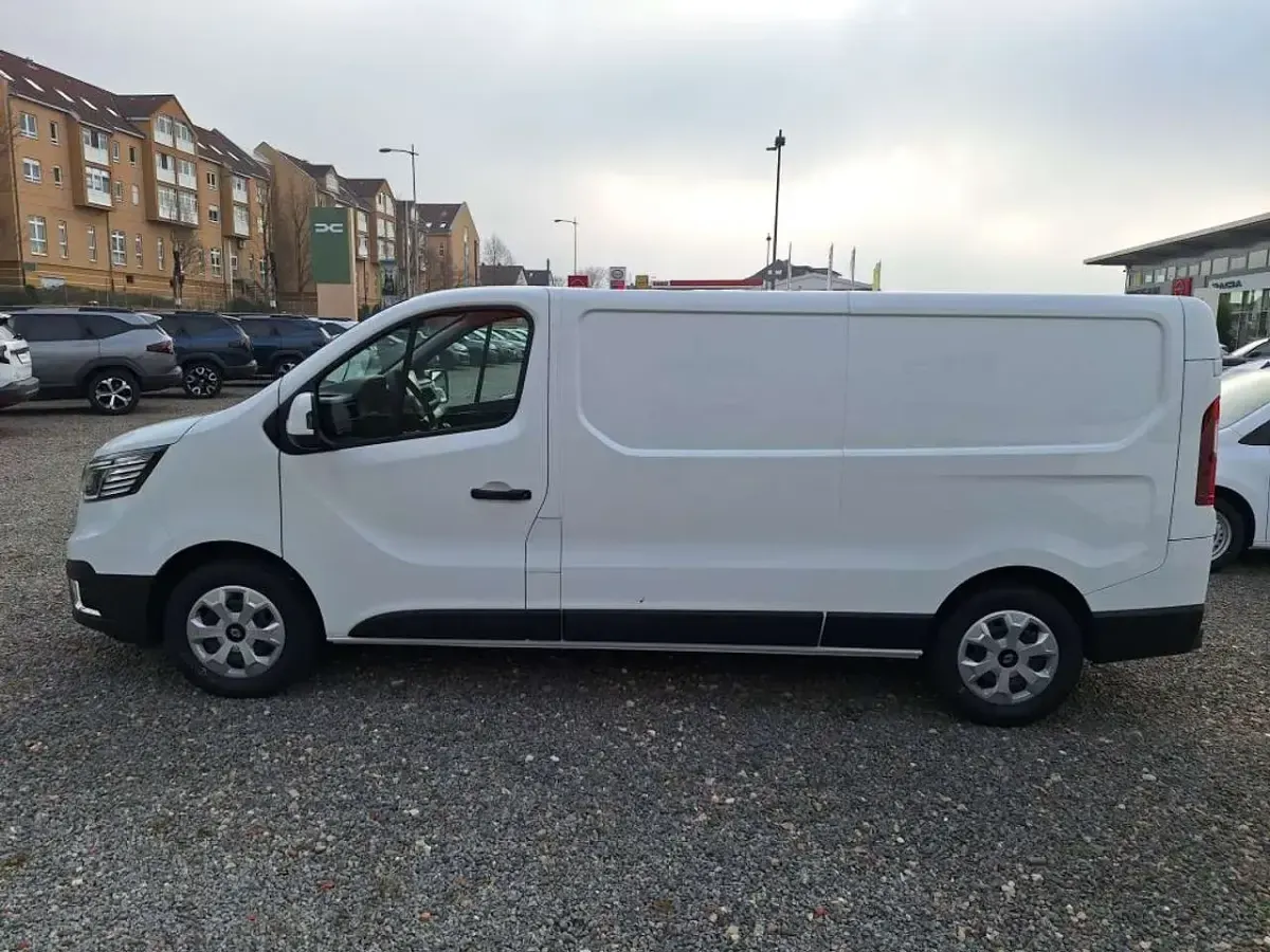 Neu Renault Trafic Komfort 131 PS (96 kW) 2026 Weiß (weiß) Van / Kleinbus