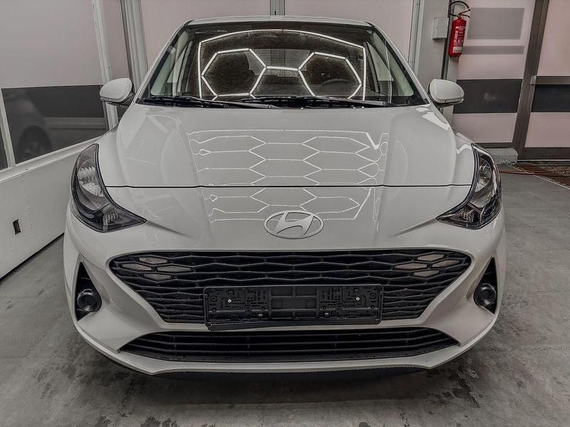 Neu Hyundai i10 Style 77 PS (56 kW) 2025 Atlas white saw Kleinwagen