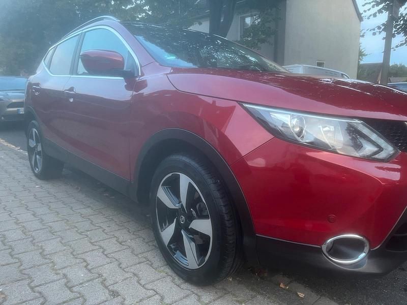 Rot Gebraucht 2017 Nissan Qashqai Tekna SUV | 12.999 € (Guter Preis) - Bild 1/4