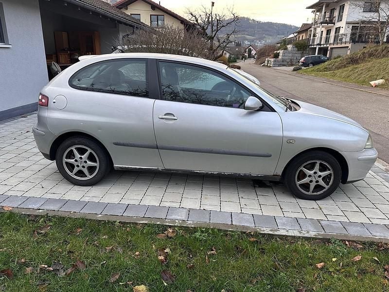 Gebraucht Seat Ibiza 101 PS (74 kW) 2002 Silber Kleinwagen