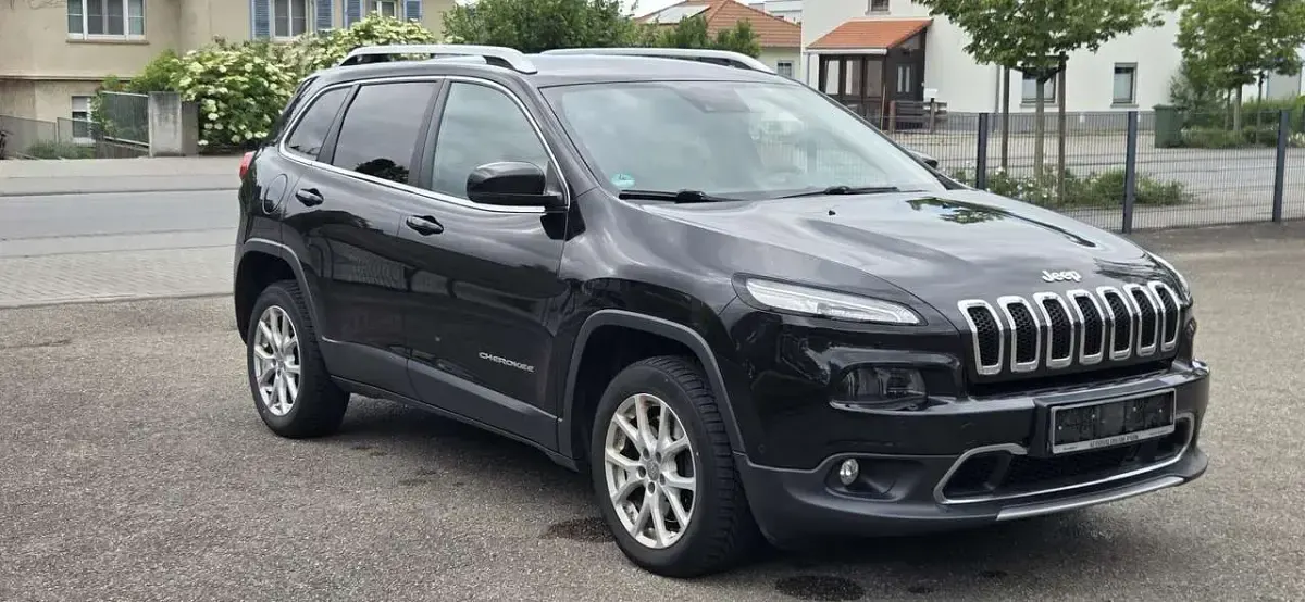 Gebraucht Jeep Cherokee Limited 170 PS (125 kW) 2015 Brilliant black crystal pearl SUV