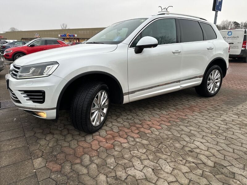 Weiß Gebraucht 2015 VW Touareg R-line SUV | 27.000 € (Teuer) - Bild 1/4