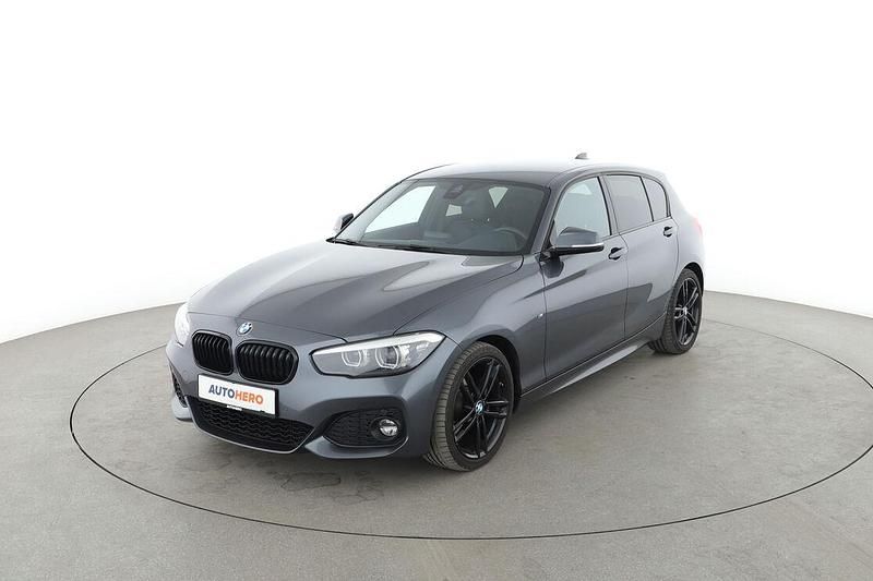 Grau Gebraucht 2018 BMW 120 M Sport Kleinwagen | 21.050 € (Teuer) - Bild 1/3