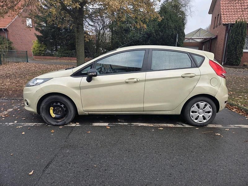 Gebraucht Ford Fiesta 90 PS (66 kW) 2009 Grau Kleinwagen