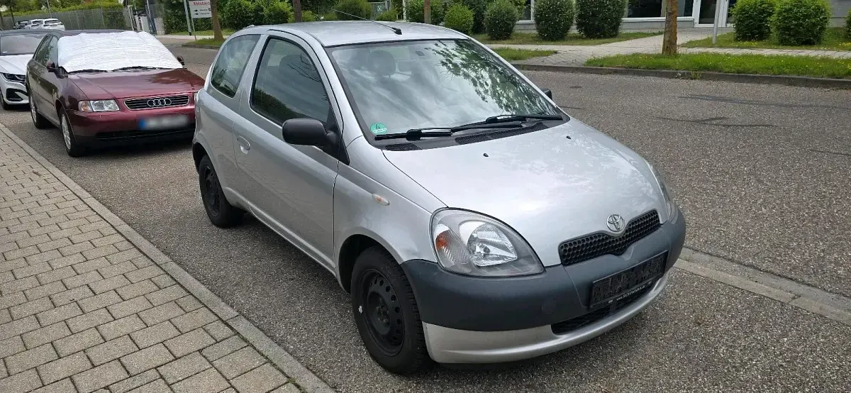 Gebraucht Toyota Yaris 68 PS (50 kW) 2026 Grau Kleinwagen