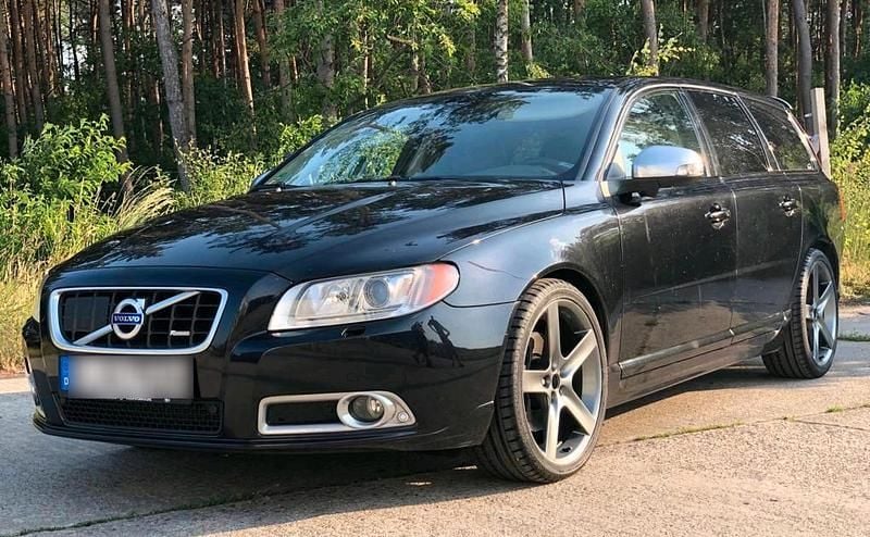 Schwarz Gebraucht 2010 Volvo V70 Kombi | 12.000 € - Bild 1/4