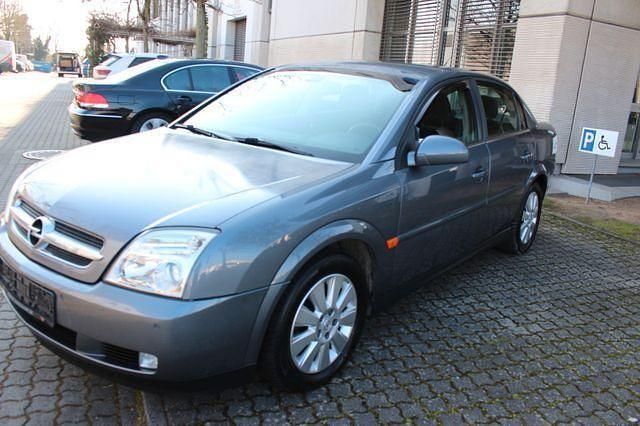 Grau Gebraucht 2002 Opel Vectra Elegance Limousine | 2.600 € (Fairer Preis) - Bild 1/4